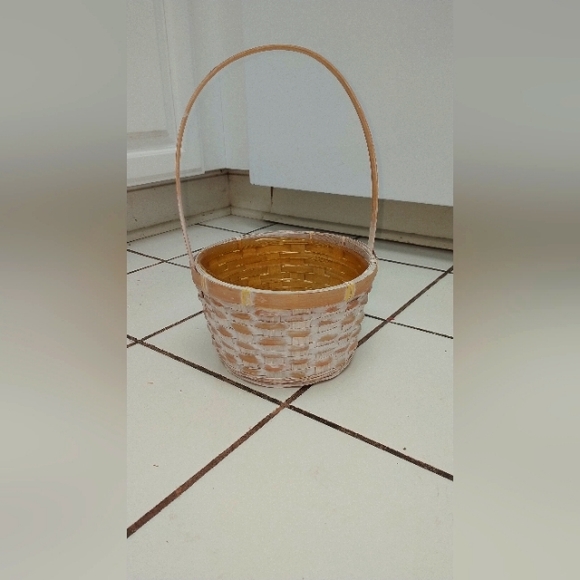 White Washed Bamboo Basket Vintage - Picture 1 of 7